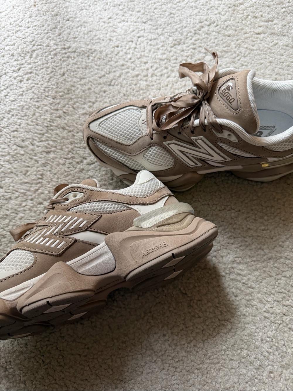 New Balance 9060 “Gold Medal Ribbon” not released in the US - Picture 2 of 6